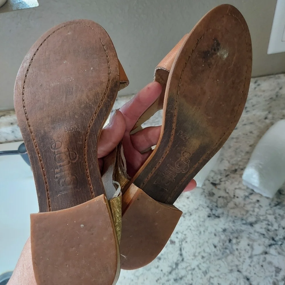 Latigo Tan and Gold Leather Sandal